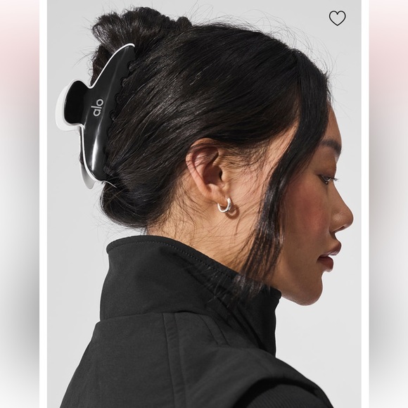 ALO Yoga Accessories - Alo yoga Outline Claw Clip - Black/White